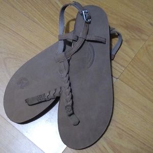 NWOT Rainbow thong sandals